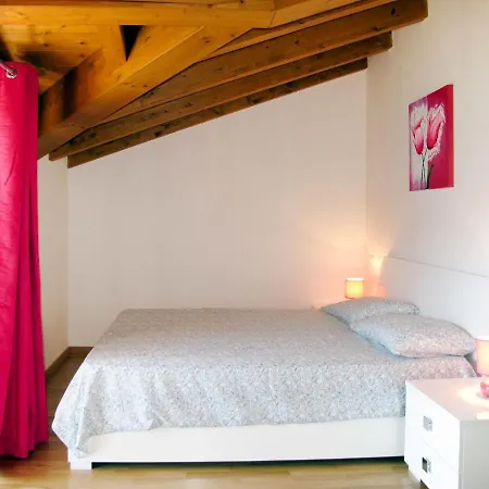 Appartement Locazione Turistica Martina - Srz128 San Siro (Lombardy)